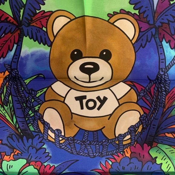 Moschino scarf - Picture 4 of 4